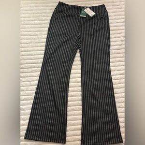 HALARA Black and White Striped Pants
